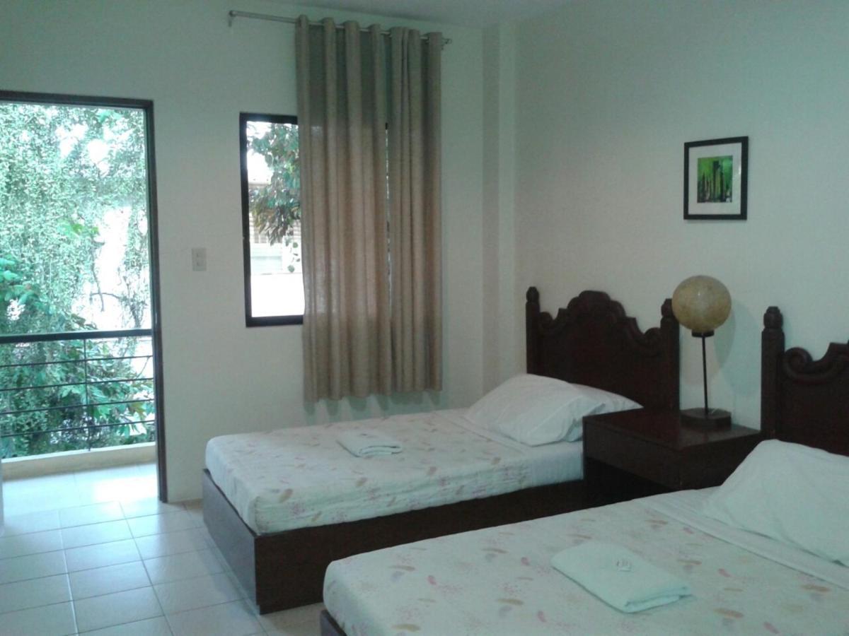 11Th Street Bed And Breakfast Bacolod Habitación foto