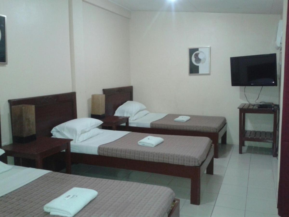 11Th Street Bed And Breakfast Bacolod Habitación foto
