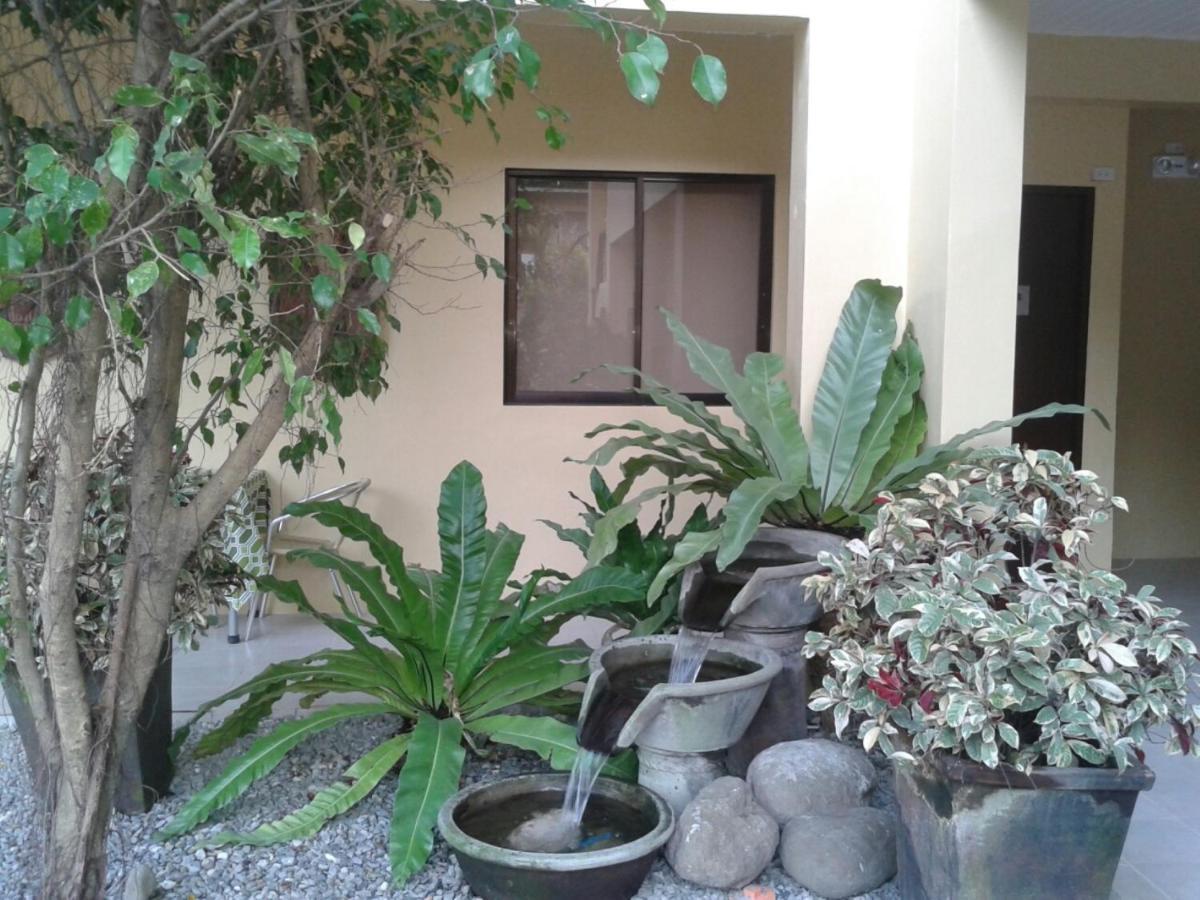 11Th Street Bed And Breakfast Bacolod Exterior foto